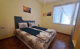 Alana Apartment